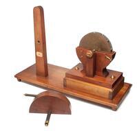 FK 0061
<br/>
Blaasrad (ventilator), naar John Theophilus Desaguliers, 1734
<br/>
<em></em>
